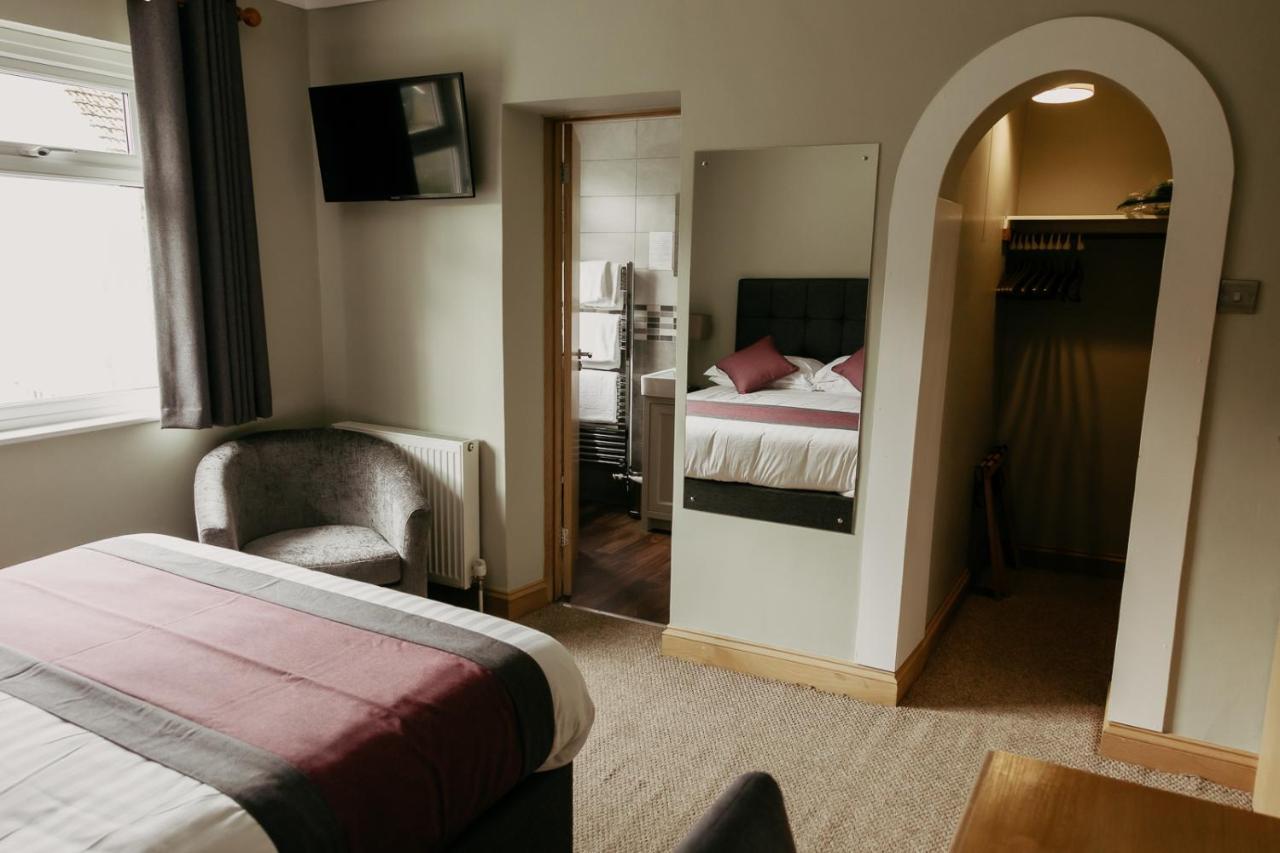 Hotel Cross 3*