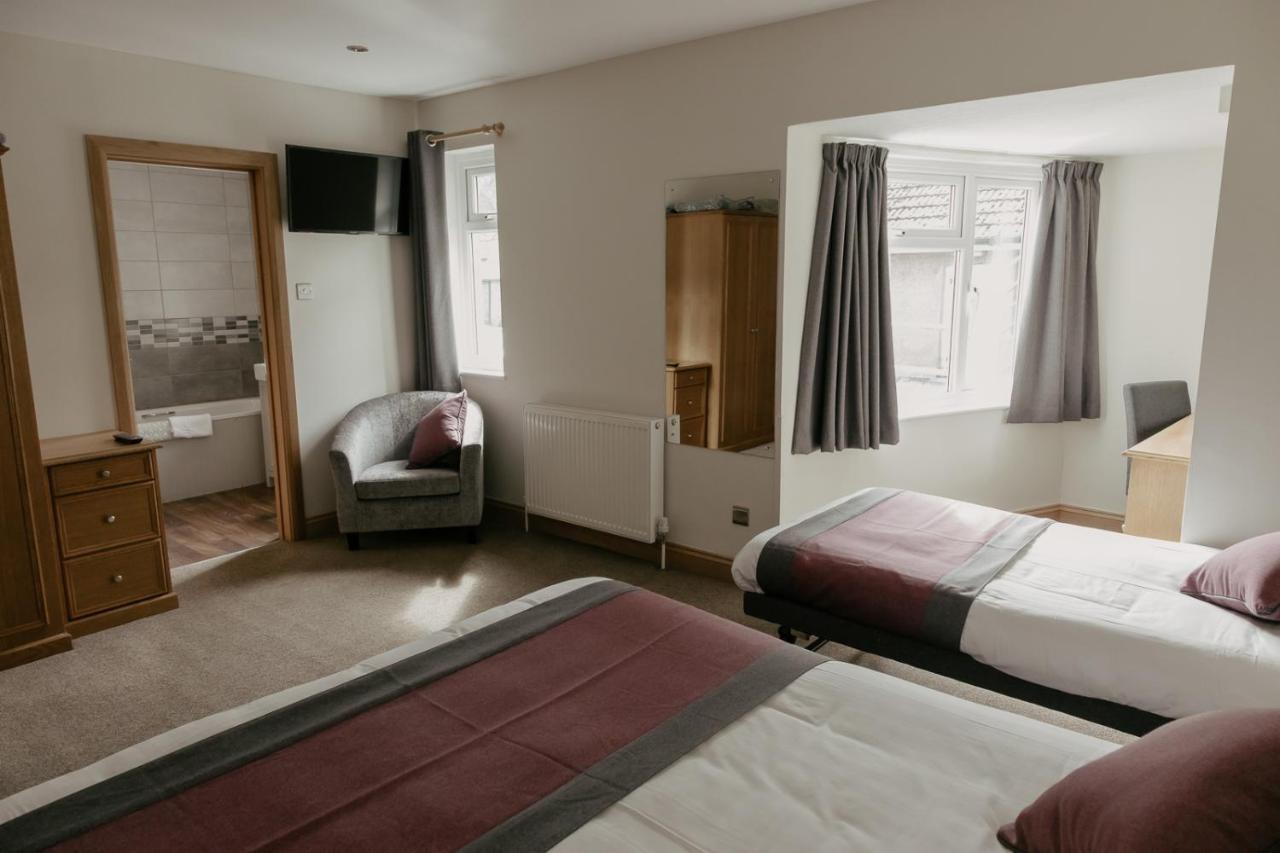 Cross Hotel