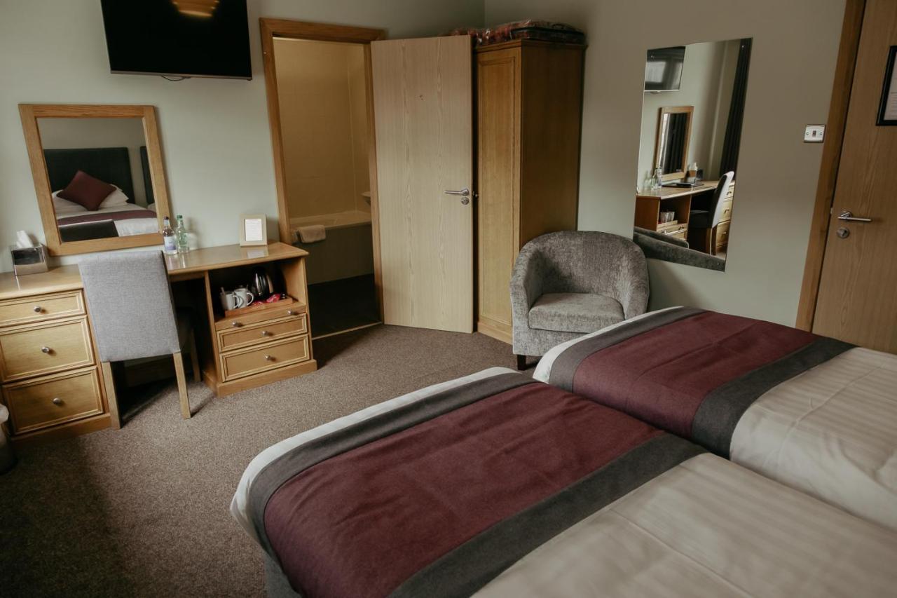 Hotel Cross 3*